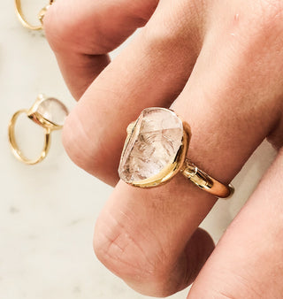 ANILLO MYSTIC WHITE QUARTZ