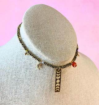 COLLAR DIOSA LUNAR HECHIZADA